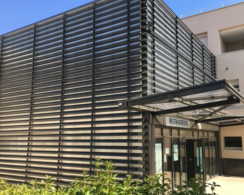 brise_soleil_vertical_lycee_nyons