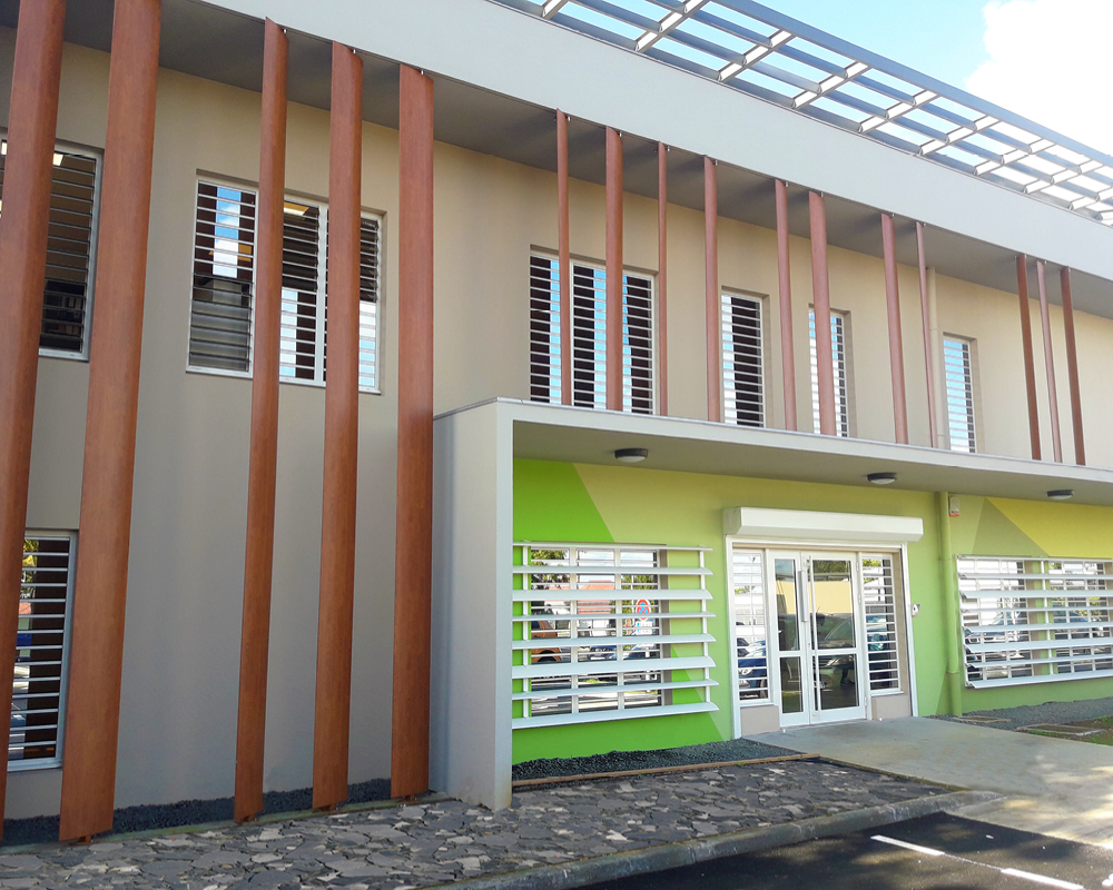 brise_soleil_vertical_pole_emploi_morne2