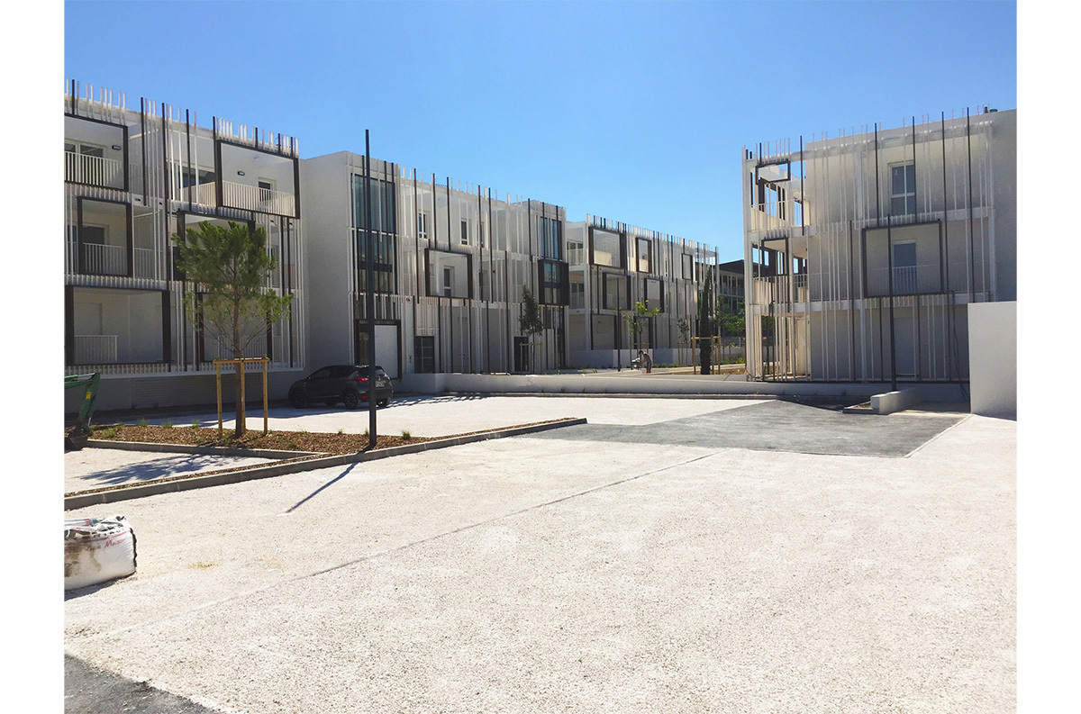 brise_soleil_architectural_lames_rectangulaires_melodie_nature