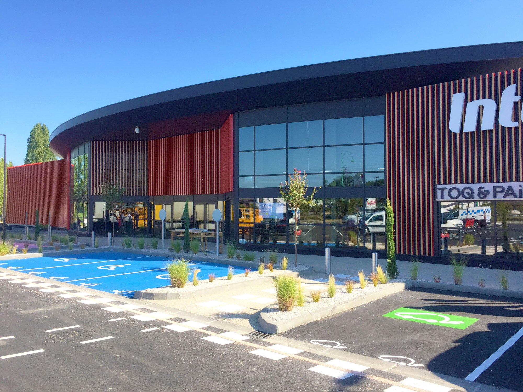 tellier-brise-soleil_intermarche-douvaine_2