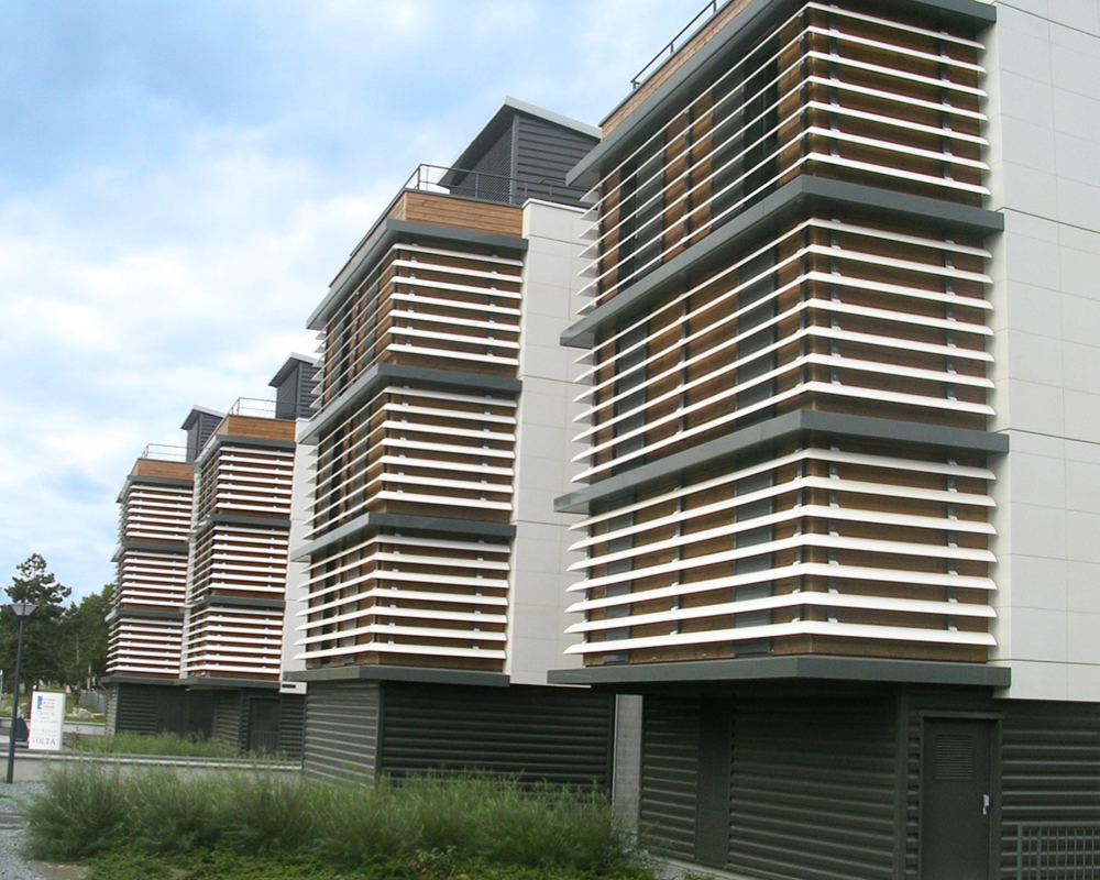 brise_soleil_vertical_lames_ailes_avion_lakanal