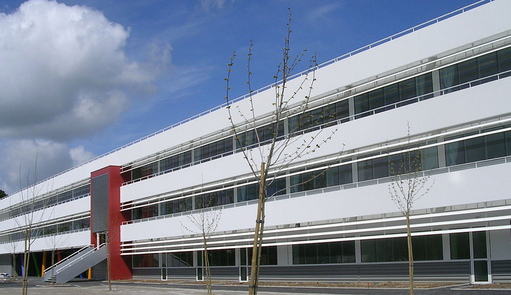 brise_soleil_vertical_ailes_avion_lycee_chevrollier_angers_2