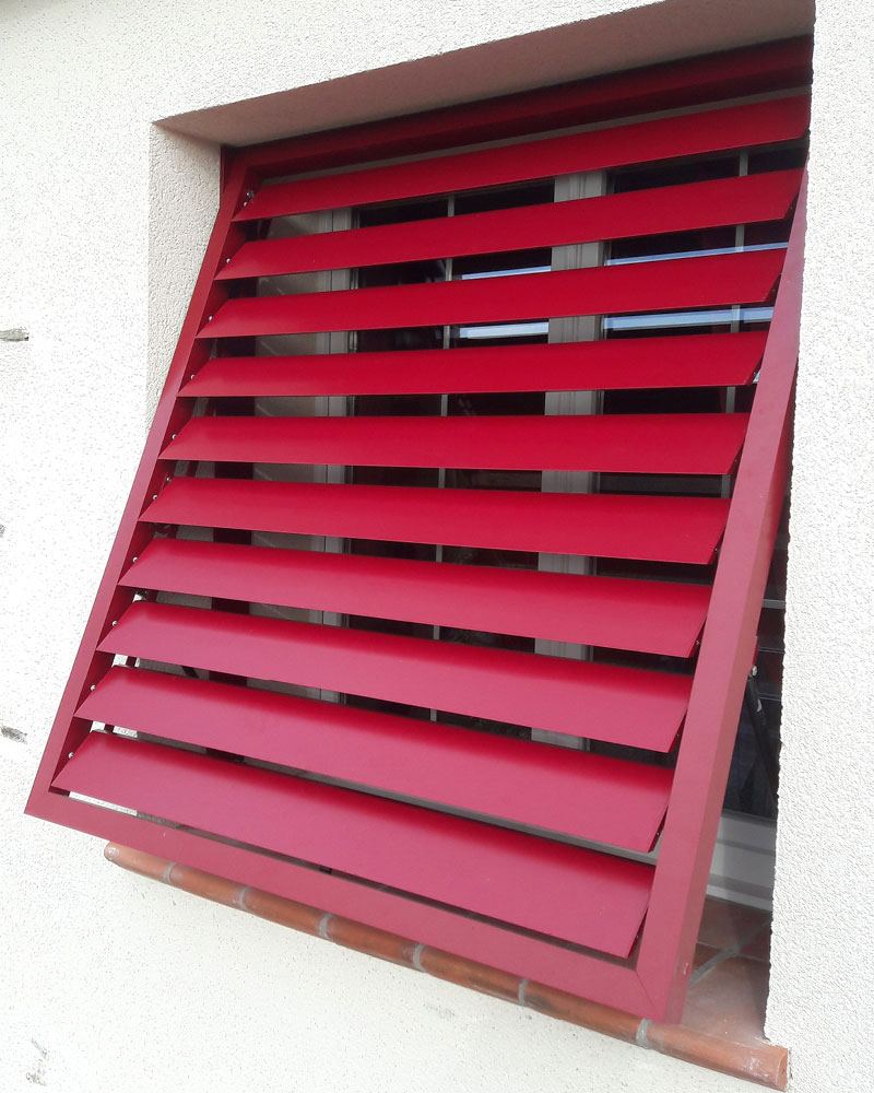 brise_soleil_orientable_relevable_maison_individuelle_dellis