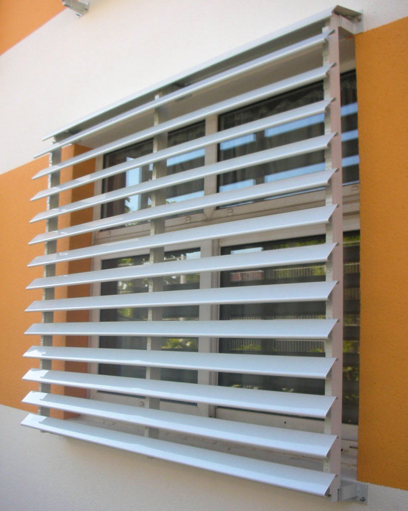 brise_soleil_vertical_cours_maintenon_toulon_2