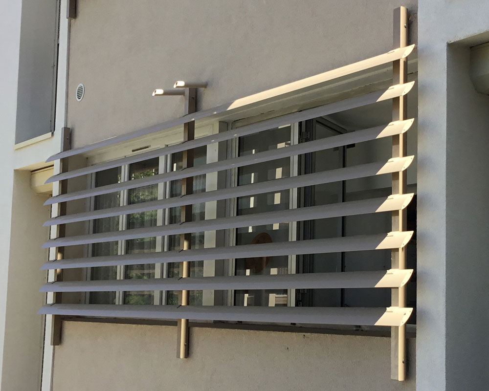 brise_soleil_vertical_lames_ailes_avion_clos_saint_pierre_aix_provence