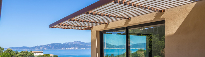 TBS_brise-soleil bois_Corse