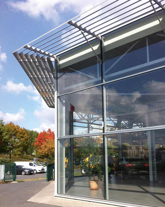 brise_soleil_horizontal_lames_ailes_avion_garage_joue_les_tours