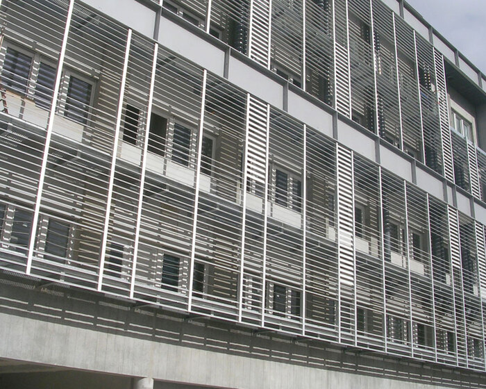 brise_soleil_vertical_lames_clipsables_chu_angers